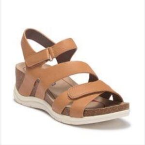 Bionica Tan Sandals